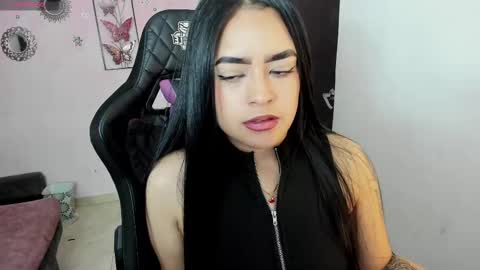 Daniela online show from 11/16/25, 04:18