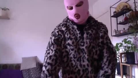 Snapshot of viol_ette chatting on 03/15/26, 01:28 Violette online show from 03/15/26, 01:28