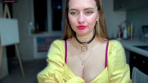 Snapshot of viola_1 chatting on 01/19/25, 05:37 Funny girl online show from 01/19/25, 05:37