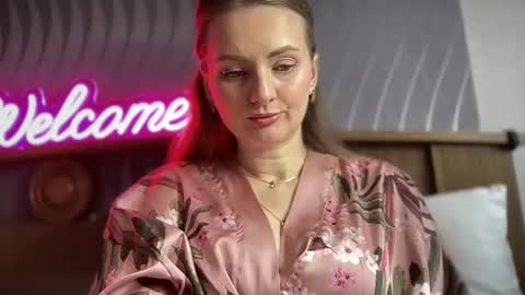 Snapshot of viola_1 chatting on 02/17/25, 09:56 Funny girl online show from 02/17/25, 09:56