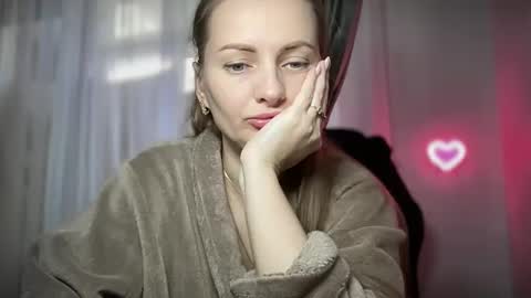 Snapshot of viola_1 chatting on 02/18/25, 07:43 Funny girl online show from 02/18/25, 07:43