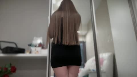 Snapshot of viola_1 chatting on 03/05/25, 07:38 Funny girl online show from 03/05/25, 07:38