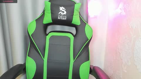 Snapshot of viola_1 chatting on 10/05/25, 09:51 Funny girl online show from 10/05/25, 09:51