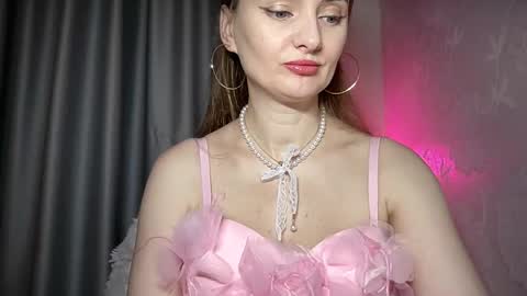 Snapshot of viola_1 chatting on 11/26/25, 07:59 Funny girl online show from 11/26/25, 07:59