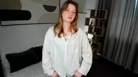 Viola but friends call me Sisi online show from 03/01/26, 10:17