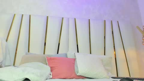 violeet_gray online show from 05/24/26, 11:26