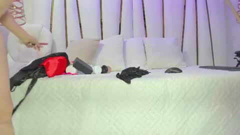 Snapshot of violeet_gray chatting on 06/14/26, 11:34 violeet_gray online show from 06/14/26, 11:34
