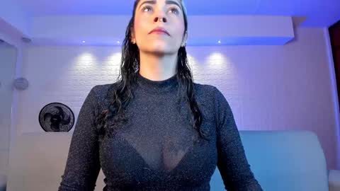Snapshot of violeet_scott chatting on 02/07/25, 10:50 Violett  Everyday From 0530 to 1430 Col Time online show from 02/07/25, 10:50