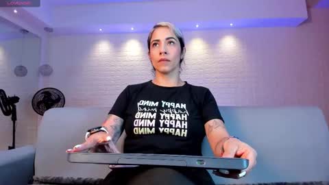 Snapshot of violeet_scott chatting on 02/10/25, 10:42 Violett  Everyday From 0530 to 1430 Col Time online show from 02/10/25, 10:42