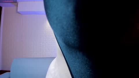 Snapshot of violeet_scott chatting on 03/04/25, 10:46 Violett  Everyday From 0530 to 1430 Col Time online show from 03/04/25, 10:46