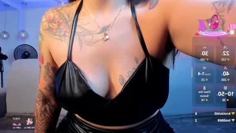 Snapshot of violeet_scott chatting on 03/05/25, 02:01 Violett  Everyday From 0530 to 1430 Col Time online show from 03/05/25, 02:01