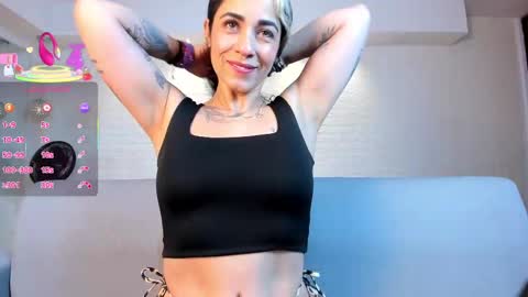 Snapshot of violeet_scott chatting on 03/11/25, 10:51 Violett  Everyday From 0530 to 1430 Col Time online show from 03/11/25, 10:51