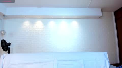 Snapshot of violeet_scott chatting on 09/26/25, 10:52 Violett  Everyday From 0530 to 1430 Col Time online show from 09/26/25, 10:52