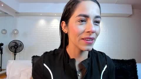 Snapshot of violeet_scott chatting on 10/01/25, 10:54 Violett  Everyday From 0530 to 1430 Col Time online show from 10/01/25, 10:54