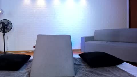 Snapshot of violeet_scott chatting on 10/22/25, 10:37 Violett  Everyday From 0530 to 1430 Col Time online show from 10/22/25, 10:37