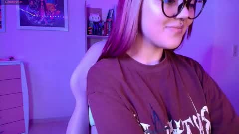 Snapshot of violeet_smile chatting on 03/10/25, 03:45 violet online show from 03/10/25, 03:45