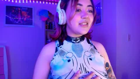 Snapshot of violeet_smile chatting on 10/02/25, 03:02 violet online show from 10/02/25, 03:02