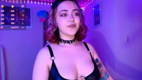 Snapshot of violeet_smile chatting on 10/06/25, 04:21 violet online show from 10/06/25, 04:21