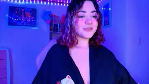 Snapshot of violeet_smile chatting on 11/23/25, 07:08 violet online show from 11/23/25, 07:08