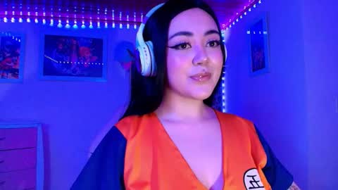 Snapshot of violeet_smile chatting on 11/30/25, 05:55 violet online show from 11/30/25, 05:55