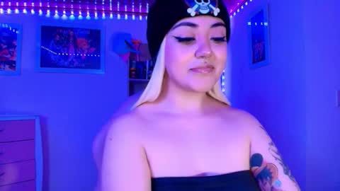 Snapshot of violeet_smile chatting on 12/03/25, 06:32 violet online show from 12/03/25, 06:32