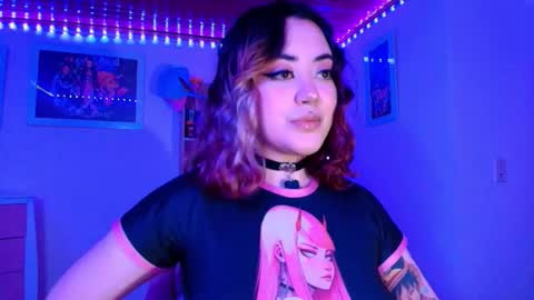 Snapshot of violeet_smile chatting on 12/04/25, 06:01 violet online show from 12/04/25, 06:01