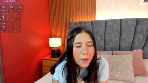 Snapshot of violet0333 chatting on 10/24/25, 06:26 Violet online show from 10/24/25, 06:26