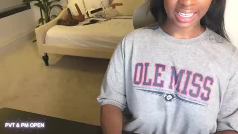 Fantasy Black Girl online show from 02/13/25, 04:54