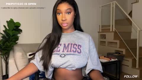 Snapshot of violet6xft chatting on 03/05/26, 06:53 Fantasy Black Girl online show from 03/05/26, 06:53