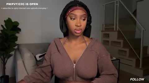 Snapshot of violet6xft chatting on 03/22/26, 05:55 Fantasy Black Girl online show from 03/22/26, 05:55