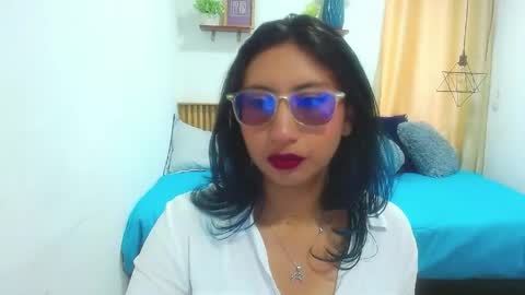 V I O L E T  online show from 05/07/26, 02:00