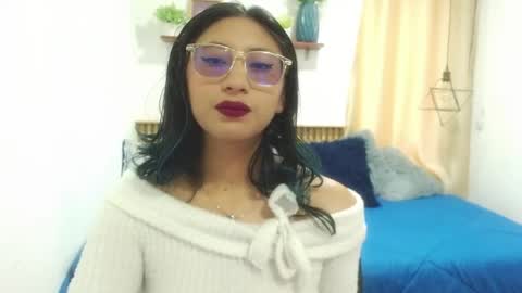 V I O L E T  online show from 05/19/26, 02:01