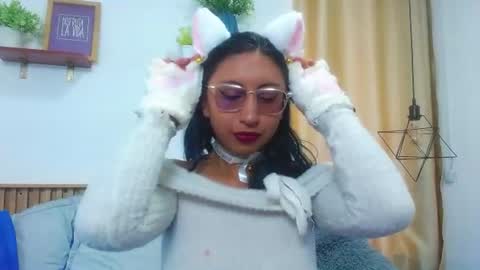 Snapshot of violet_2003 chatting on 06/23/26, 03:21 V I O L E T online show from 06/23/26, 03:21