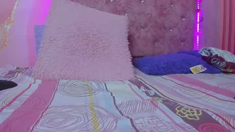 violet__taylor_ online show from 10/20/25, 02:34