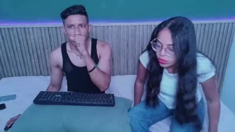 violet_and_dylan online show from 12/05/25, 12:14