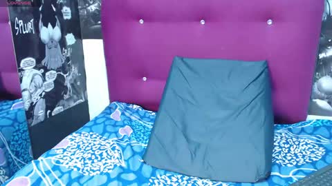 Snapshot of violet_angel13 chatting on 04/21/26, 02:12 Violet online show from 04/21/26, 02:12