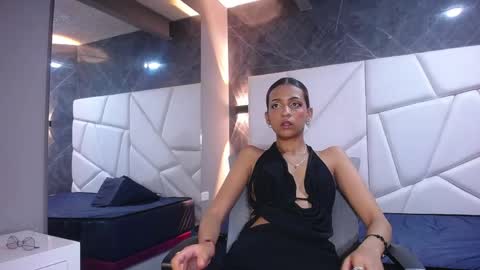 Snapshot of violet_angel13 chatting on 05/25/26, 03:40 Violet online show from 05/25/26, 03:40