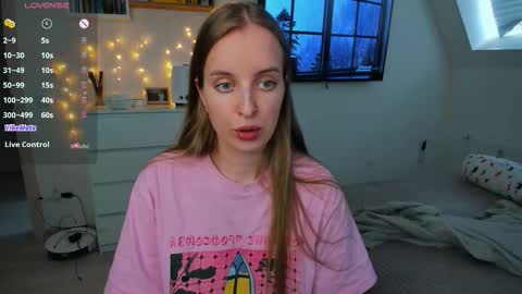 Snapshot of violet_blue_eyes chatting on 03/09/26, 12:53 Violet online show from 03/09/26, 12:53