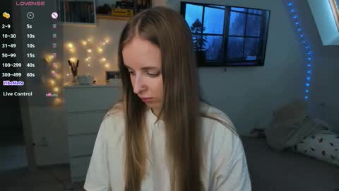 Snapshot of violet_blue_eyes chatting on 03/16/26, 01:04 Violet online show from 03/16/26, 01:04