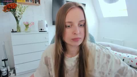 Snapshot of violet_blue_eyes chatting on 04/02/26, 01:20 Violet online show from 04/02/26, 01:20