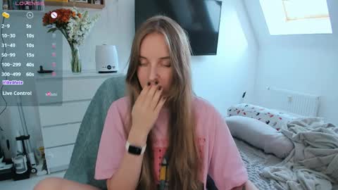 Snapshot of violet_blue_eyes chatting on 04/06/26, 01:34 Violet online show from 04/06/26, 01:34