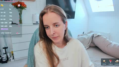 Snapshot of violet_blue_eyes chatting on 04/08/26, 01:33 Violet online show from 04/08/26, 01:33