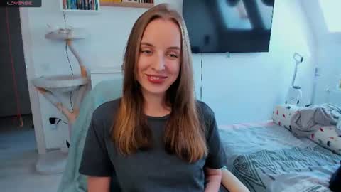 Snapshot of violet_blue_eyes chatting on 06/23/26, 11:41 Violet online show from 06/23/26, 11:41
