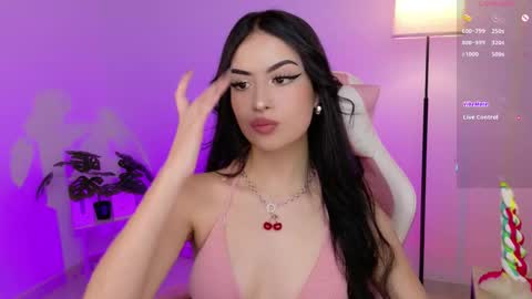 Snapshot of violet_catt chatting on 12/17/25, 06:25 Violeta online show from 12/17/25, 06:25