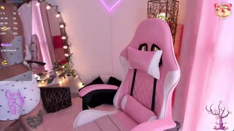 Snapshot of violet_ch chatting on 12/30/24, 04:40 violet online show from 12/30/24, 04:40