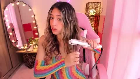 Snapshot of violet_ch chatting on 01/13/25, 04:41 violet online show from 01/13/25, 04:41