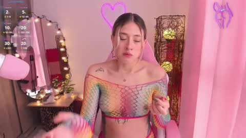 Snapshot of violet_ch chatting on 01/27/25, 04:43 violet online show from 01/27/25, 04:43