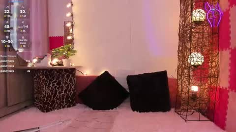 Snapshot of violet_ch chatting on 01/30/25, 08:31 violet online show from 01/30/25, 08:31