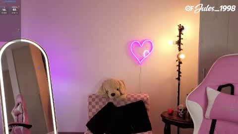 Snapshot of violet_ch chatting on 05/19/26, 07:09 violet online show from 05/19/26, 07:09