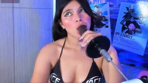 Snapshot of violet_fiore chatting on 03/27/26, 03:01 Violet Fiore online show from 03/27/26, 03:01